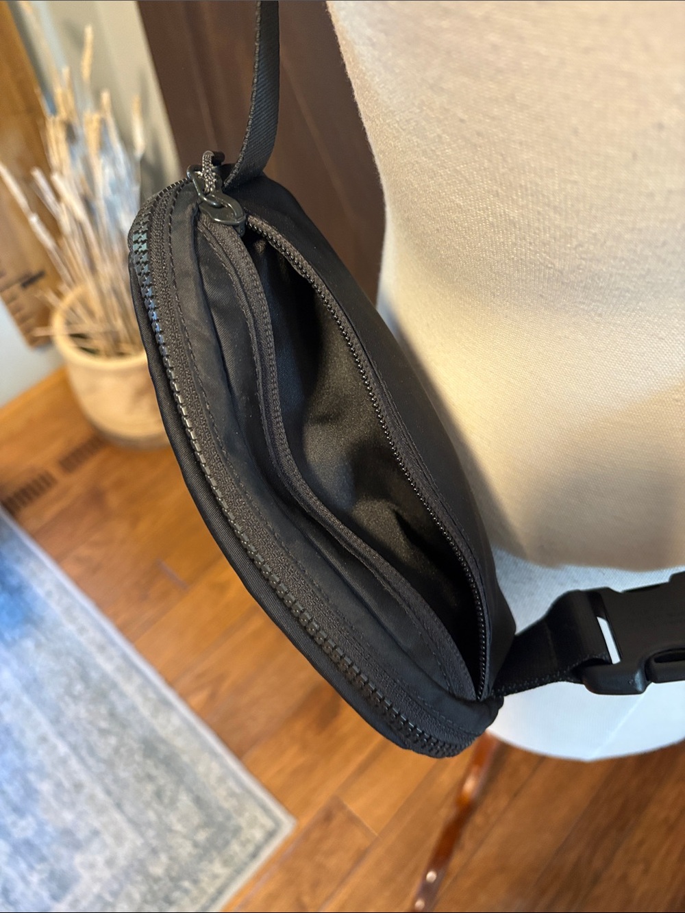 lululemon athletica Black Crossbody/Fanny Pack - Picture 5 of 6